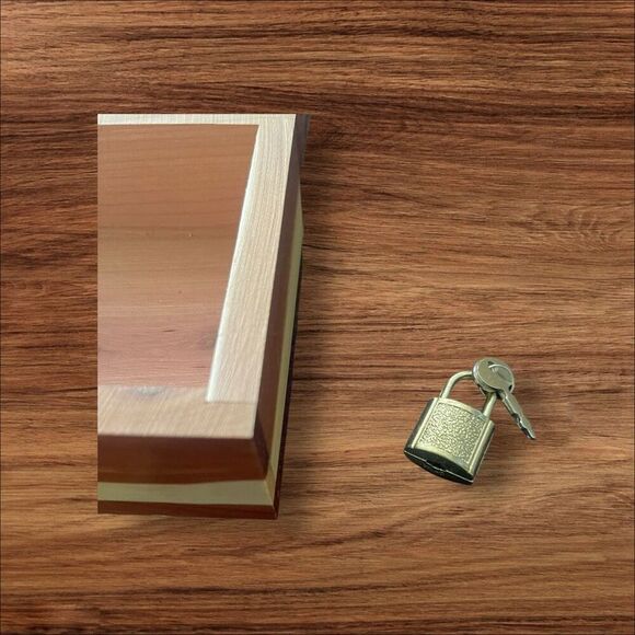 Beautiful Brown Wolves In The Moonlight Wooden Cedar Box - Picture 6 of 14